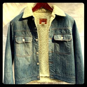 Gap “retro” Sherpa lined “Ultra cute” JEAN jacket
